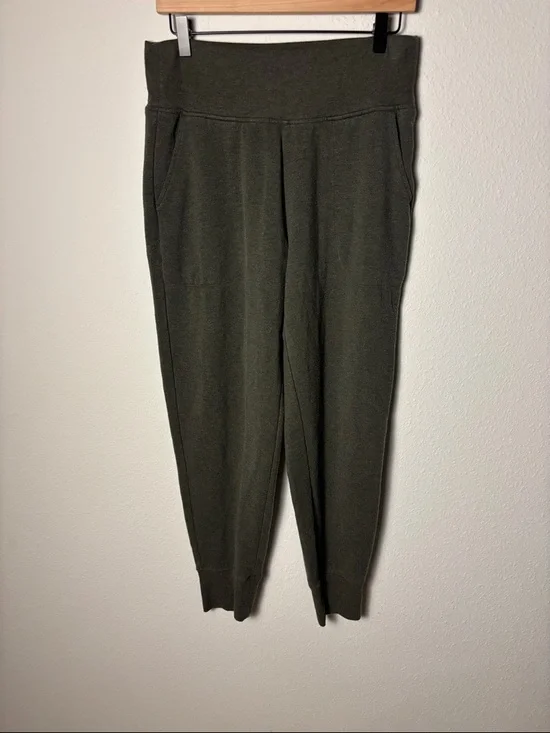 Athleta Coaster Luxe Jogger Olive S/658312 - Picture 1 of 4
